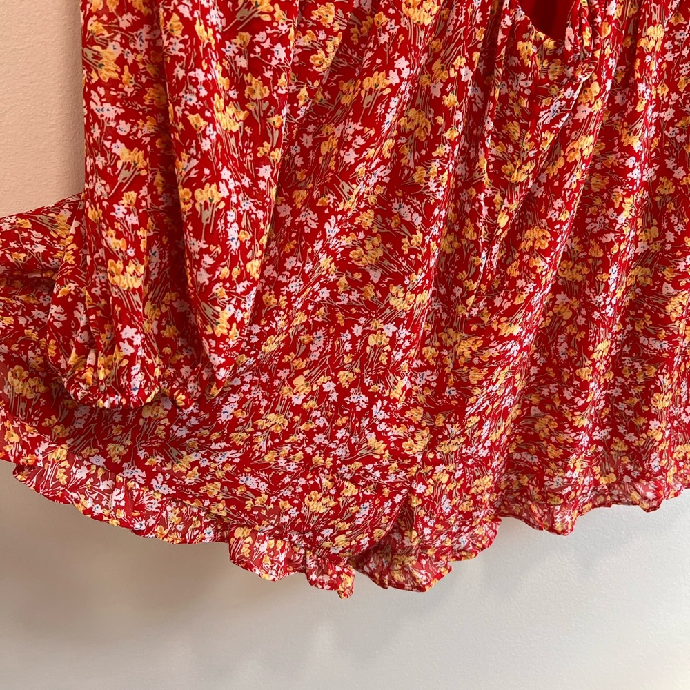 Lush NWT Playing at Perfect Red Floral Balloon Long Sleeve Romper Cut Out, L - Picture 9 of 15